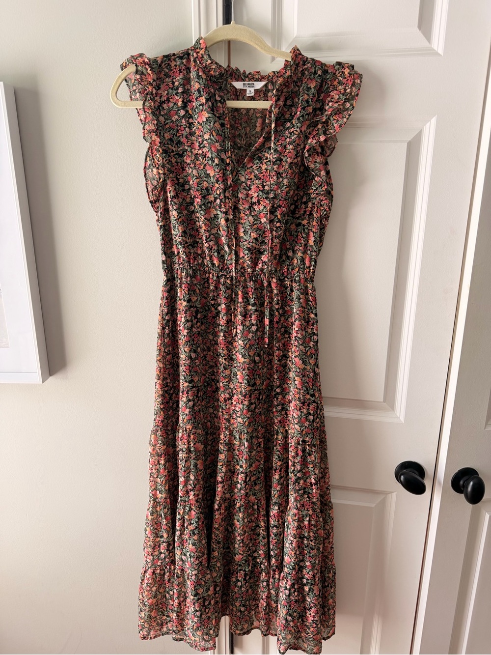 BB Dakota Black Floral Ruffle-Sleeve Midi Dress